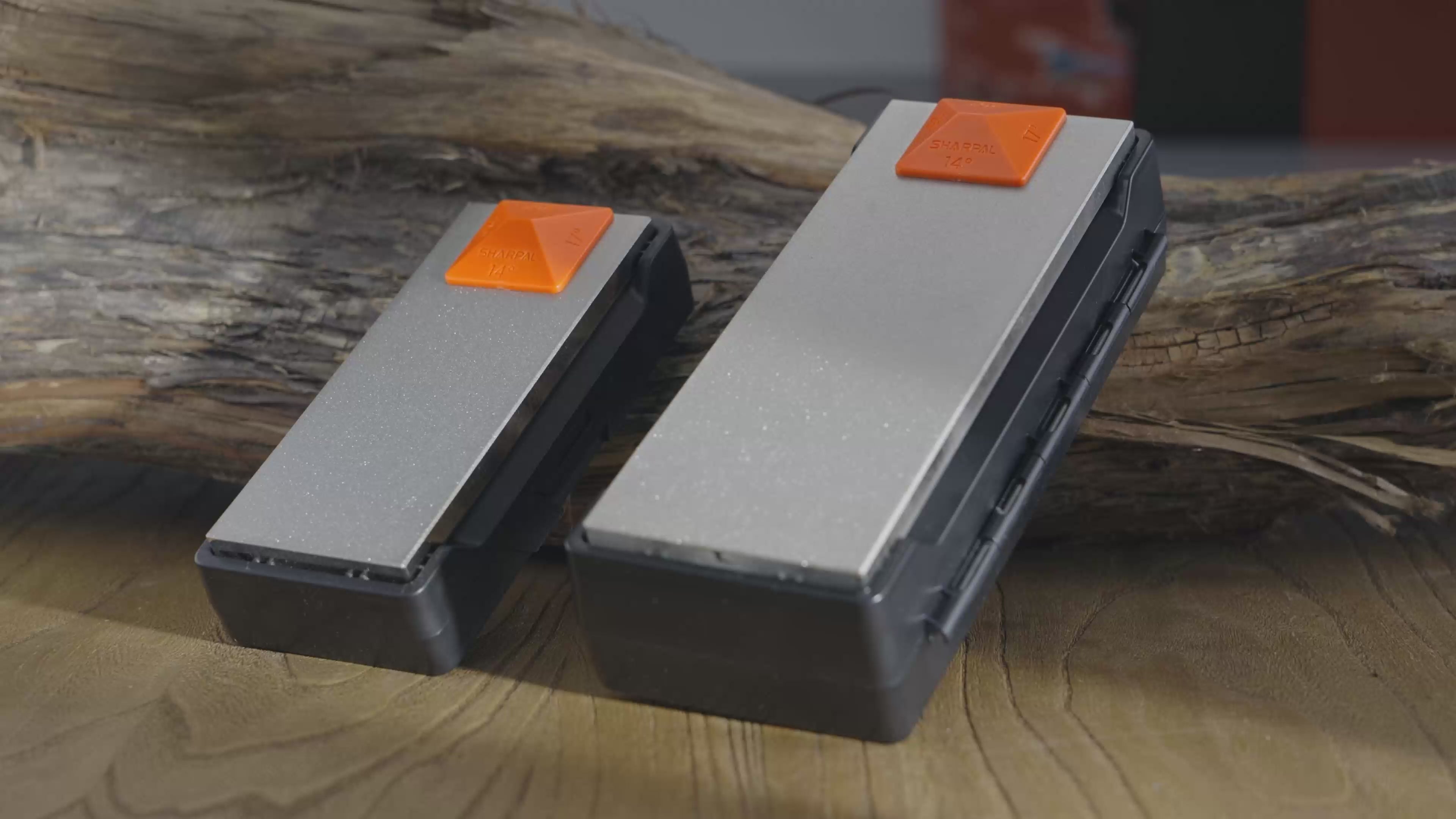 162N Dual-Grit Diamond Whetstone with Storage Base 8'' x 3'' / 203